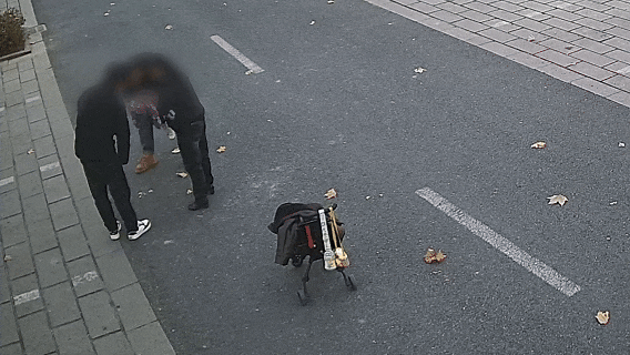 杭州小伙刚领完证,回家路上……新娘:嫁对人了🥰 杭州小伙刚领完证,回家路上……新娘:嫁对人了🥰