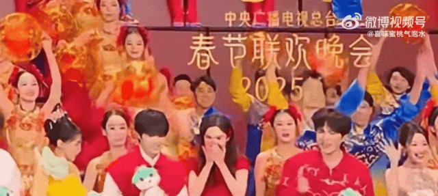 春晚上“捅篓子”?网友笑喷!金晨道歉了 春晚上“捅篓子”?网友笑喷!金晨道歉了