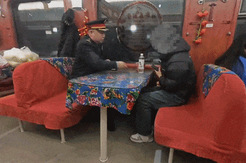 辽宁少年负气离家出走，坐上前往深圳的火车！家长急疯了……