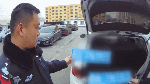 盘锦一车主车停在家中，却收到违停短信？