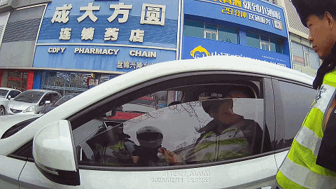 盘锦一车主车停在家中，却收到违停短信？
