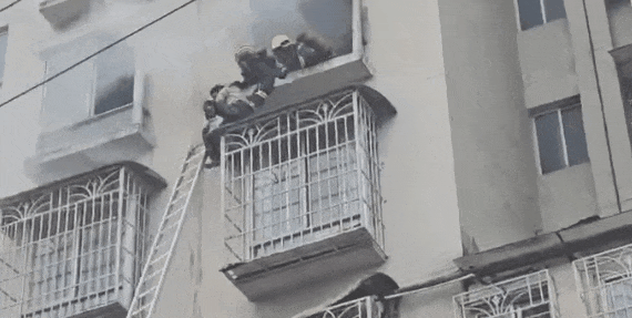 “饭桌搭子”突然爆炸！男子3楼窗外惊险求生