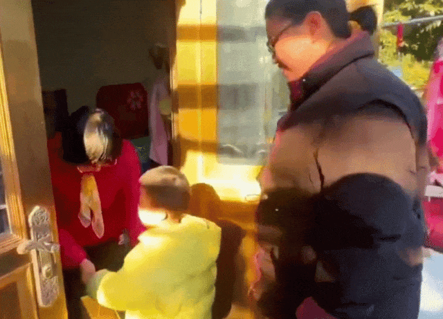 这群“共享奶奶”，火了！网友慕了：建议全国推广