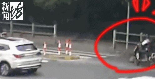 上海街头,妻子被撞后,丈夫拦停逃逸司机致其受伤,被索赔40余万元! 上海街头,妻子被撞后,丈夫拦停逃逸司机致其受伤,被索赔40余万元!