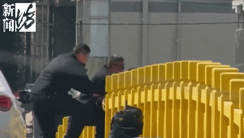 事发上海！19岁女孩当街轻生！被救下后的这番话泪目...