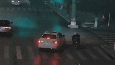 转弯不让行 直行很“受伤” 转弯不让行 直行很“受伤”