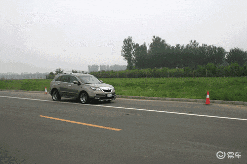 涨知识!不同路况下的正确刹车法 涨知识!不同路况下的正确刹车法