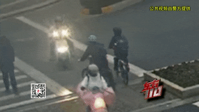 被狗咬！被人打！被车撞！他为何总是这么“倒霉”……