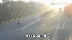 家有老人的注意!这些行为很危险! 家有老人的注意!这些行为很危险!