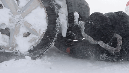民警被狂风掀翻3次!可他们冻裂的手还在撬车门 民警被狂风掀翻3次!可他们冻裂的手还在撬车门