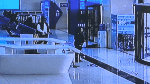 为了女友在公安局冒充警察?直接抓! 为了女友在公安局冒充警察?直接抓!