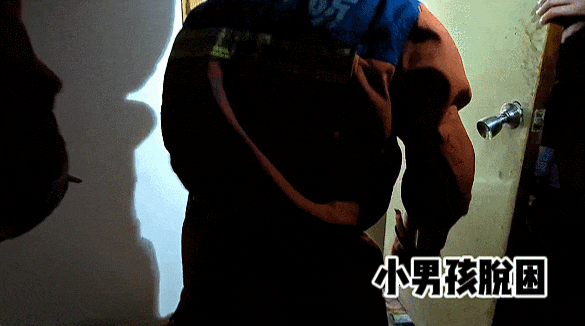 被朋友“乌龙”锁门，7岁男孩用电话手表淡定“破局”