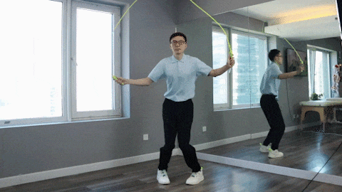 “边甩绳子边蹦跶”，到底好在哪儿？坚持一个月后神奇的事情发生了