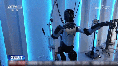 国内首届！当导游、做咖啡……机器人版“武林大会”各展“身手”