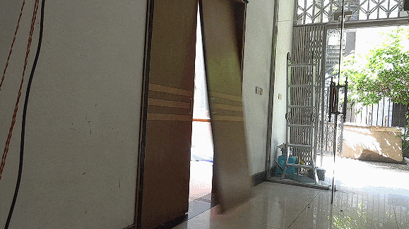 玻璃爆裂、门被震飞！温度瞬间达到363℃ 用清洁剂时一定要注意