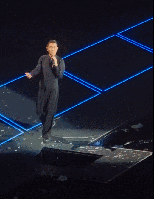 王力宏演唱会突发意外,一脚踩空差点掉下舞台!粉丝称希望取消高危项目 王力宏演唱会突发意外,一脚踩空差点掉下舞台!粉丝称希望取消高危项目