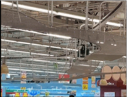 火了！上海一超市突然挤满韩国人，拖拉杆箱疯狂扫货，还对这一幕大呼惊奇