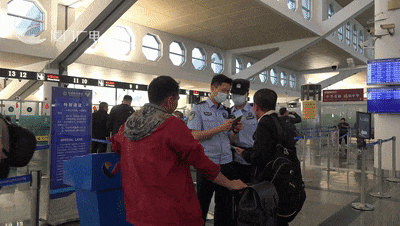 热度升温！大量游客涌入！外国人们拖着行李箱来厦门！他们最爱的是→