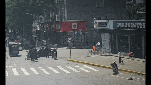 事发湖北街头，他们被拍下！