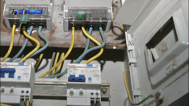 为什么配电箱里不能放杂物? 为什么配电箱里不能放杂物?