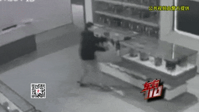 名酒专卖店遭窃,却只偷走了16个冰激凌?顺藤摸瓜,上海警方破获系列盗窃案 名酒专卖店遭窃,却只偷走了16个冰激凌?顺藤摸瓜,上海警方破获系列盗窃案