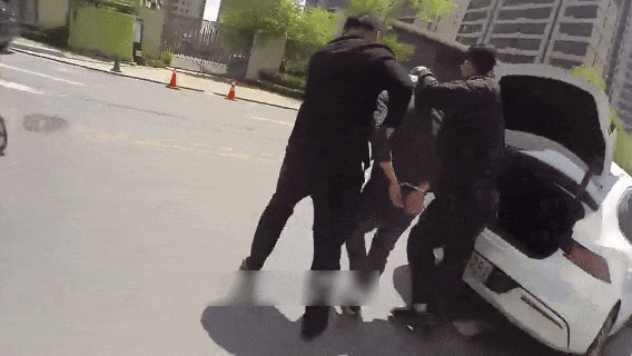 大连女子取现100多万要交给骗子，警方劝说1小时拦下！次日抓获嫌疑人