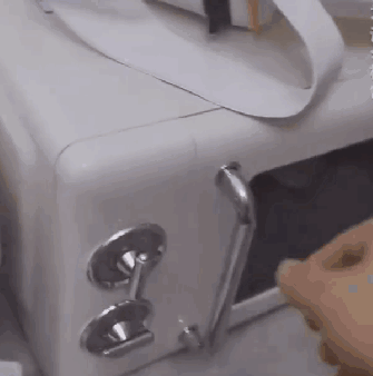 紧急提醒！加热30秒起火？微波炉不能这样用