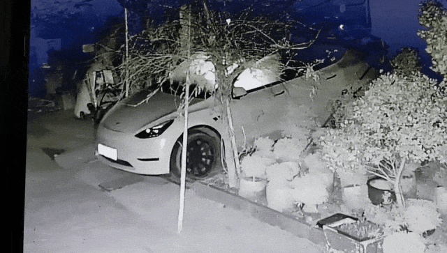 车内数据线没拔，差点烧毁一辆车！提醒：高温下避免放置这些物品