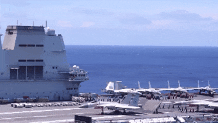 贴近实战!山东舰最新演练现场→ 贴近实战!山东舰最新演练现场→