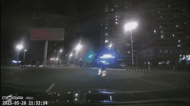 一声巨响,夜空都被照亮了!很多人都拍到,多部门最新回应 一声巨响,夜空都被照亮了!很多人都拍到,多部门最新回应