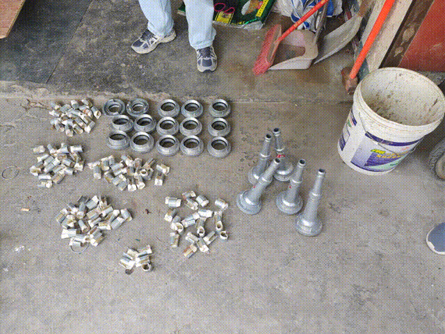 全偷了!业主穿“制服”在小区狠“赚”万元,被全小区送进警局 全偷了!业主穿“制服”在小区狠“赚”万元,被全小区送进警局