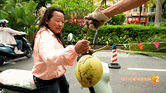 羡慕我都说累了!云南绿化带水果又开始免费送市民 羡慕我都说累了!云南绿化带水果又开始免费送市民