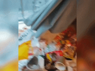 傻眼了!租客失联后留下满屋垃圾和一只兔子,管家收房惊呆:没有下脚的地方 傻眼了!租客失联后留下满屋垃圾和一只兔子,管家收房惊呆:没有下脚的地方