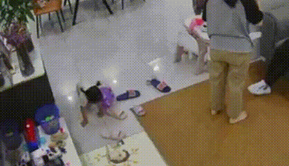 突然爆炸燃起巨大火光！女童汗毛和头发被烧焦，紧急提醒：危险别买