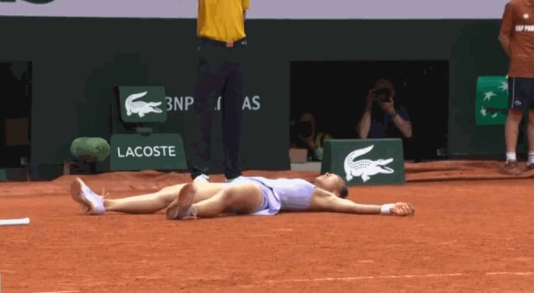 首次挺进法网八强!郑钦文将再战萨巴伦卡 首次挺进法网八强!郑钦文将再战萨巴伦卡