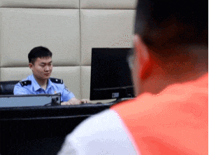 境外诈骗电话伪装成“医院座机”?有人日结千元高薪成电诈帮凶 境外诈骗电话伪装成“医院座机”?有人日结千元高薪成电诈帮凶