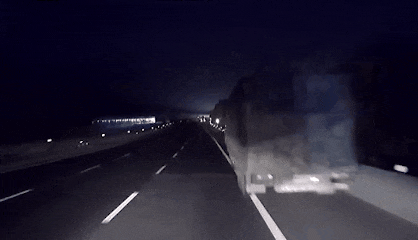 高速路上“吃播”翻车