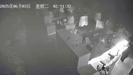 办公区起火,仅60秒+火势变大!@打工人:你见过头顶这个“喷头”吗? 办公区起火,仅60秒+火势变大!@打工人:你见过头顶这个“喷头”吗?