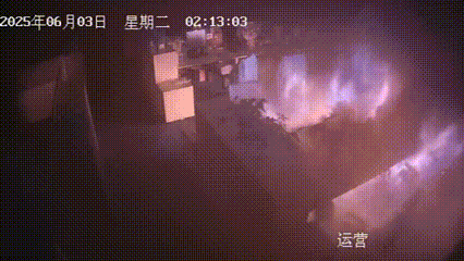 办公区起火,仅60秒+火势变大!@打工人:你见过头顶这个“喷头”吗? 办公区起火,仅60秒+火势变大!@打工人:你见过头顶这个“喷头”吗?