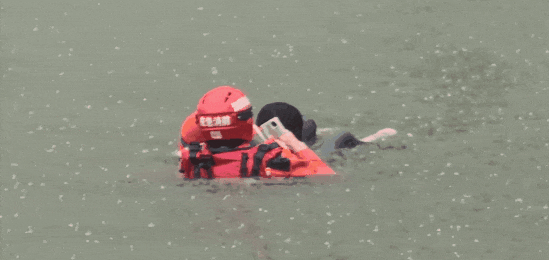 网约车坠湖,乘客上岸后急喊“我还要面试”!汽车落水如何自救? 网约车坠湖,乘客上岸后急喊“我还要面试”!汽车落水如何自救?