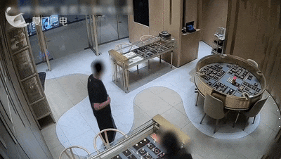 事发厦门一珠宝店!店长紧急报警,3男1女被抓! 事发厦门一珠宝店!店长紧急报警,3男1女被抓!