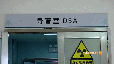 出现这种症状持续15分钟以上！请立刻就医！