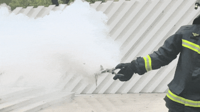 紧急召回近50万台！这些型号的充电宝有自燃风险，快看看你家有没有→