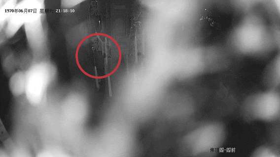 把功德箱当“提款箱”,男子两次“提款”未成反被抓 把功德箱当“提款箱”,男子两次“提款”未成反被抓