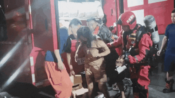 湖南一小区车库被淹3人遇难!1名女子被困20小时获救,细节披露 湖南一小区车库被淹3人遇难!1名女子被困20小时获救,细节披露