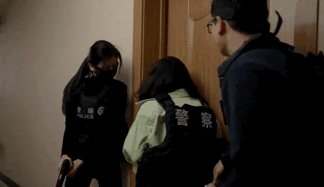 别人的朋友圈是诗和远方,这些缉毒女警的是…… 别人的朋友圈是诗和远方,这些缉毒女警的是……