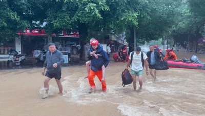贵州榕江遭30年一遇洪水 已转移救出84人 贵州榕江遭30年一遇洪水 已转移救出84人