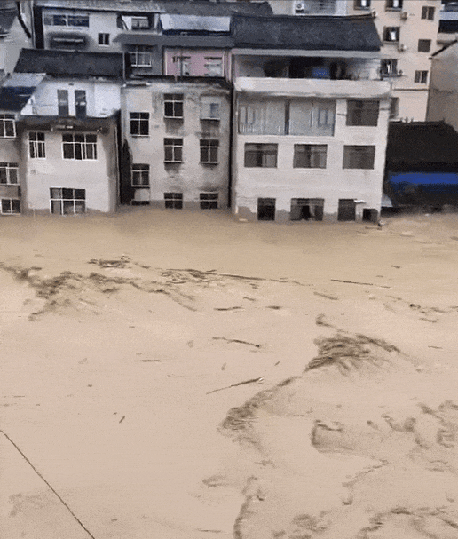 拉响全城警报!暴雨红色预警持续,贵州榕江超4万人紧急转移,这些地区请暂缓前往 拉响全城警报!暴雨红色预警持续,贵州榕江超4万人紧急转移,这些地区请暂缓前往