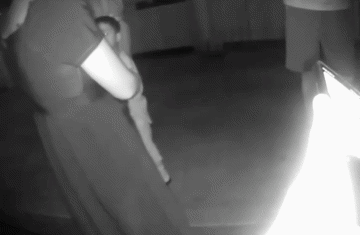 3岁萌娃迷路街头,妈妈急疯!两位“90后”出手了…… 3岁萌娃迷路街头,妈妈急疯!两位“90后”出手了……