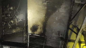 千万别学!租客带TA回家充电,家烧没了…… 千万别学!租客带TA回家充电,家烧没了……